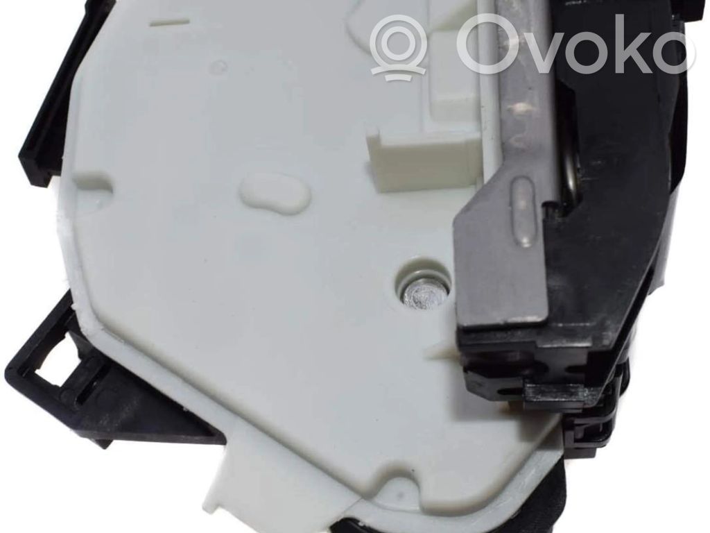 Volkswagen Golf VI Serratura portiera anteriore 