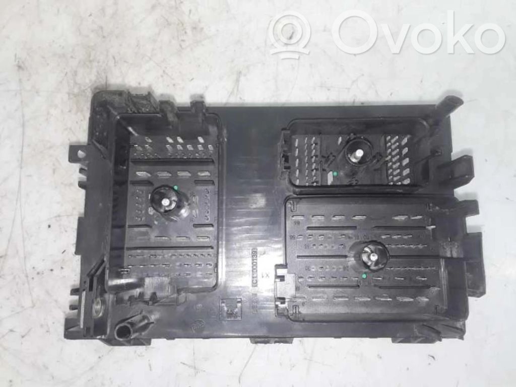 Opel Astra J Modul siguranțe 