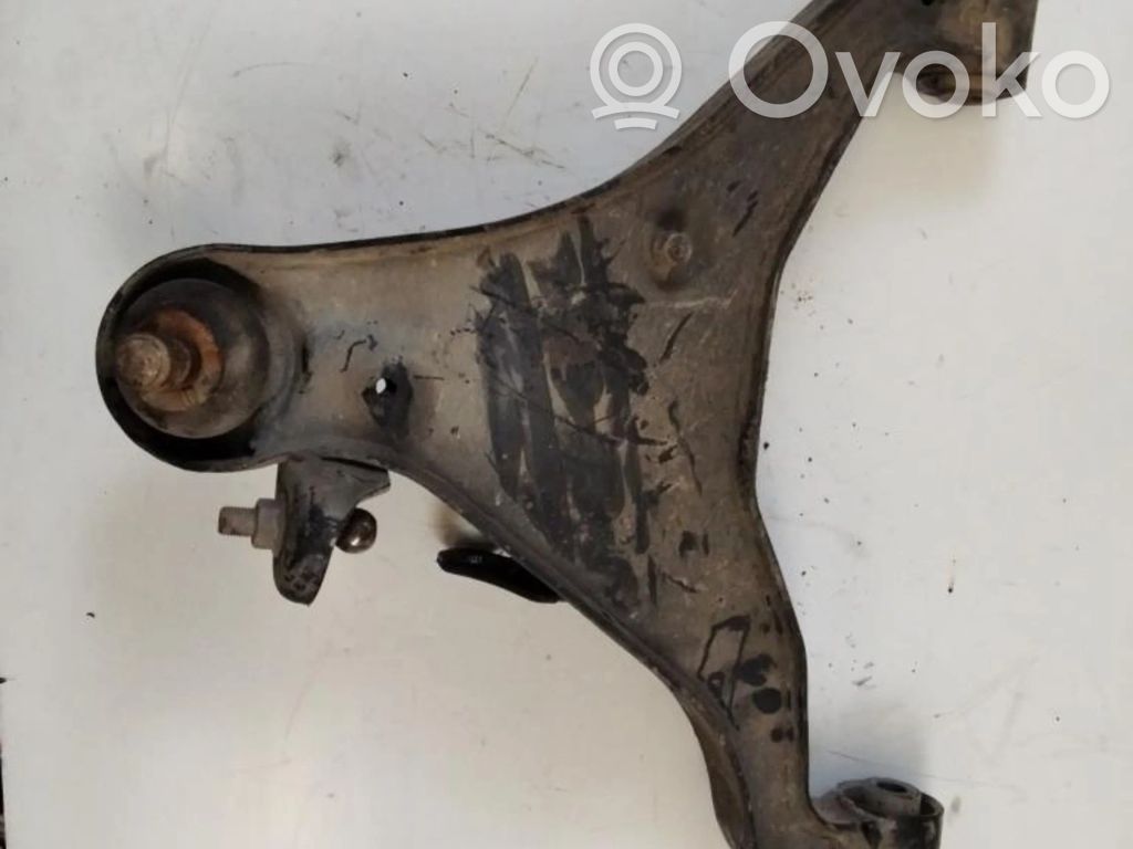 Nissan Navara Dolny wahacz przedni 