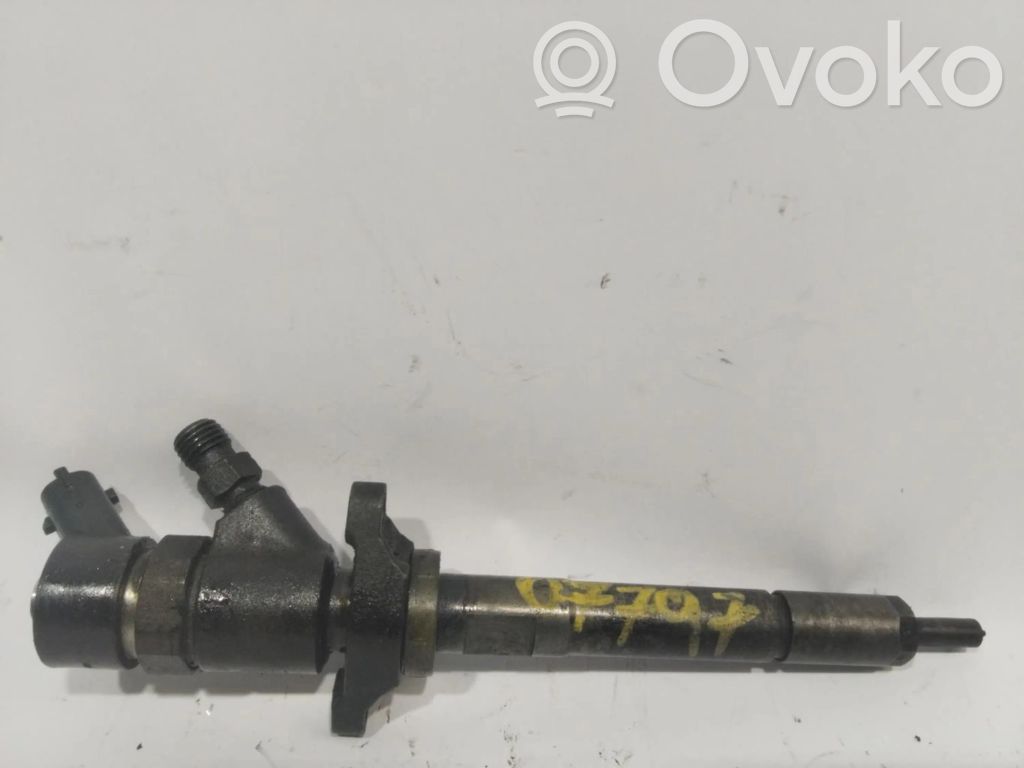 Inyector de combustible   892080