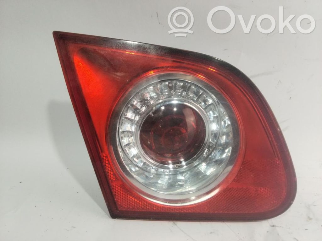 Volkswagen PASSAT Lampă spate în caroserie 