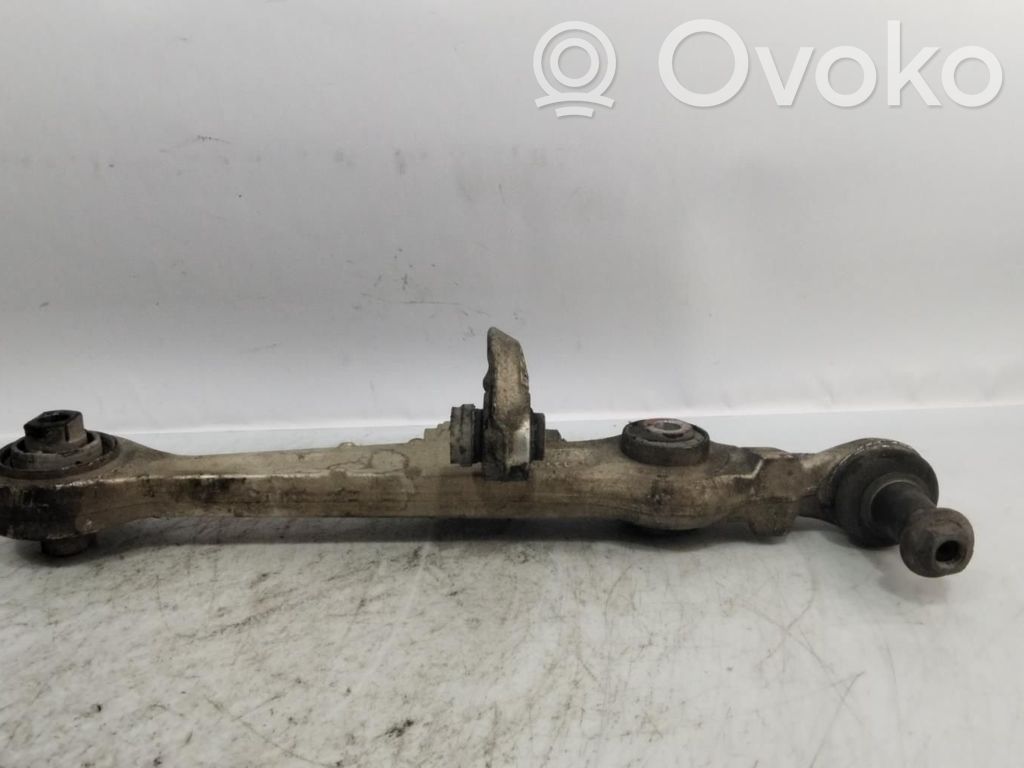 Volkswagen PASSAT Basculă inferioară față 