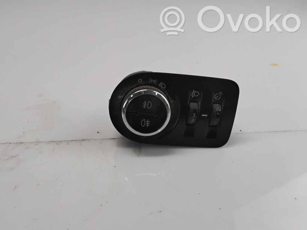 Interruptor de luz   13470445