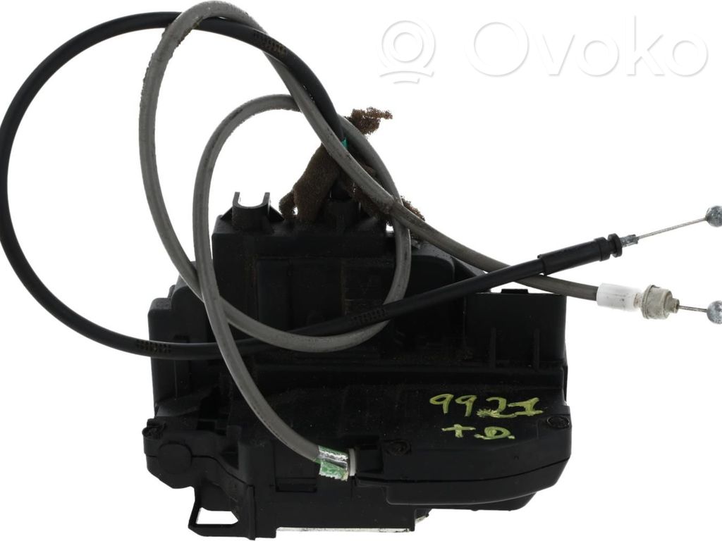 Nissan Qashqai Takaoven lukko 