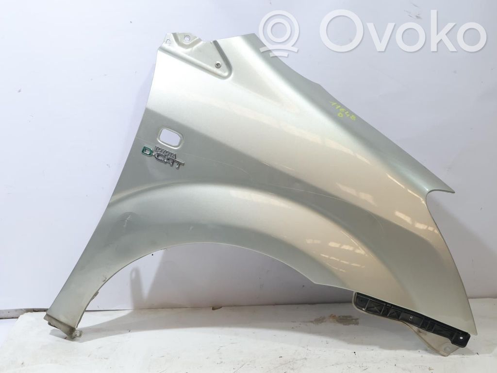 Toyota Corolla Verso AR10 Arche d'aile avant