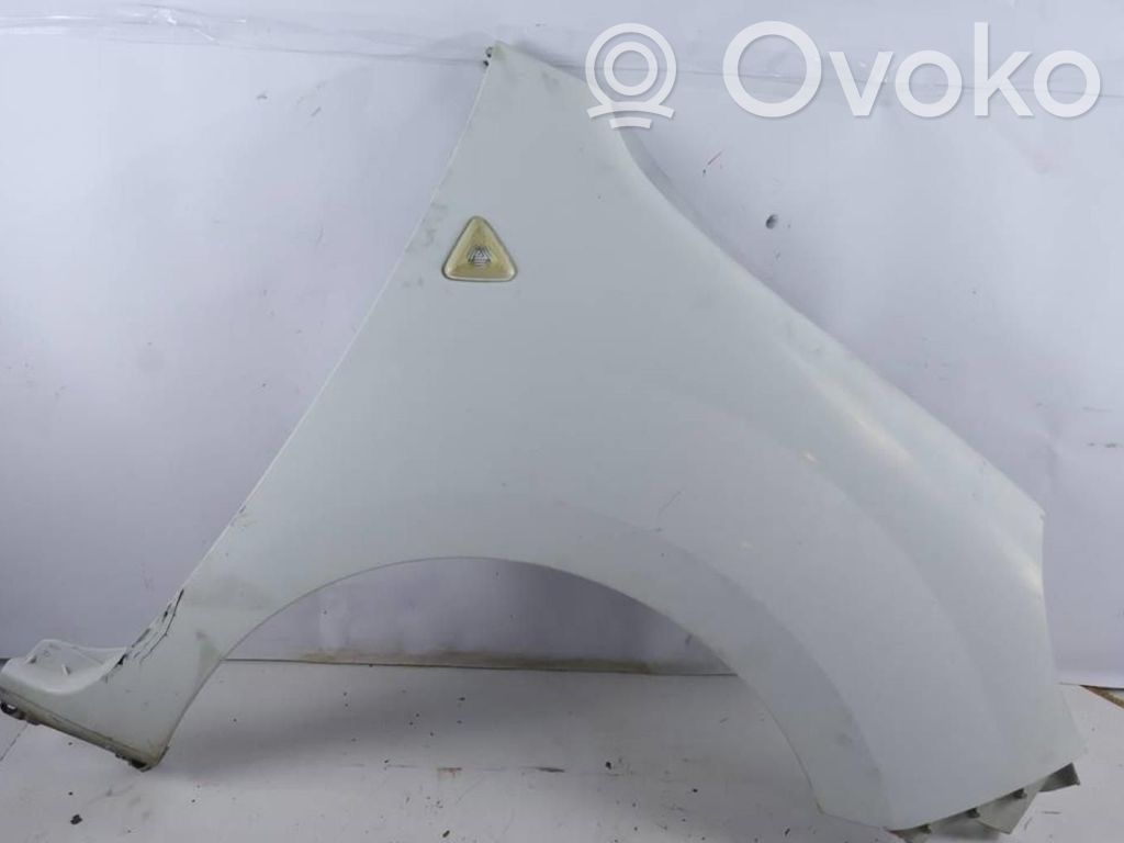 Renault Kangoo I Etulokasuojan reuna