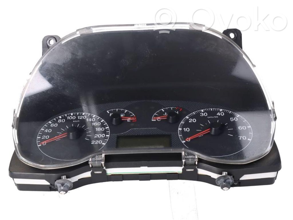 Fiat Punto (199) Geschwindigkeitsmesser Cockpit 