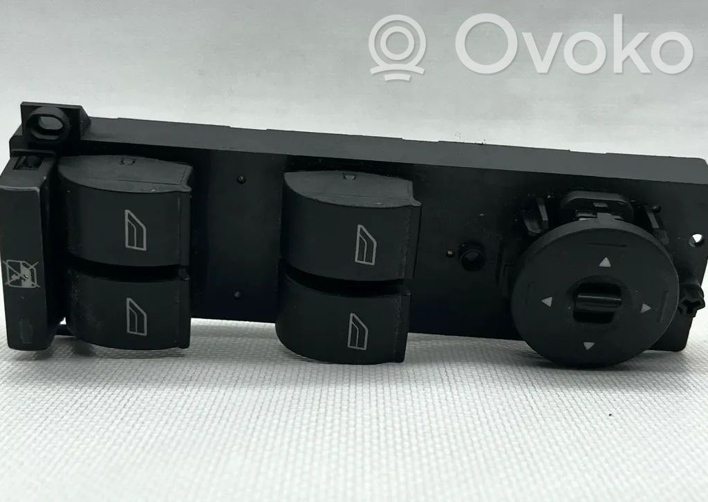 Electric window control switch   3M5T14A132AE,15PINOS,N3RUA03168103