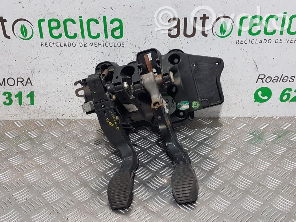 Opel Corsa D Pedalier 