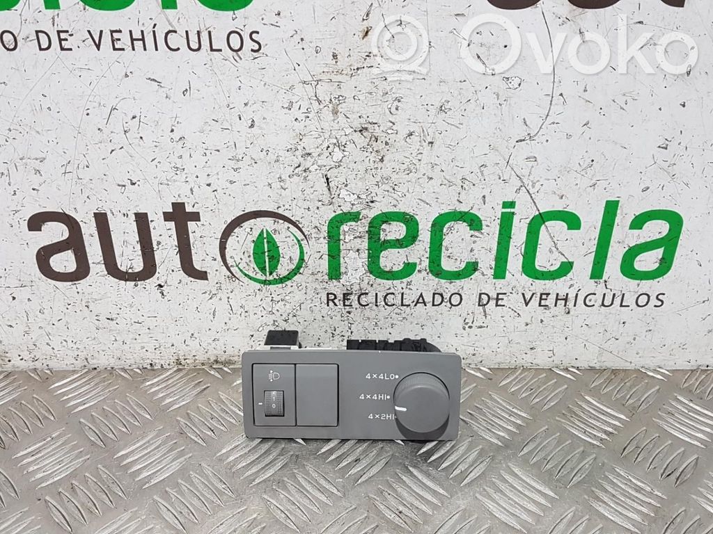 Multifunctional control switch/knob   201004352
