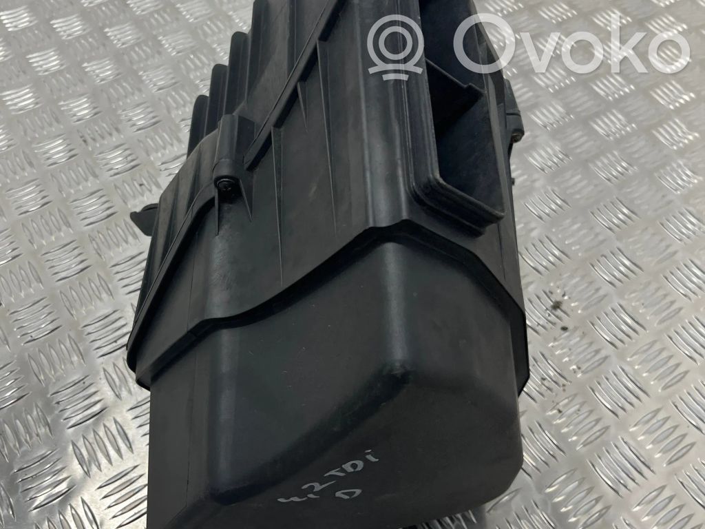 Audi A8 S8 D3 4E Ilmansuodattimen kotelo 