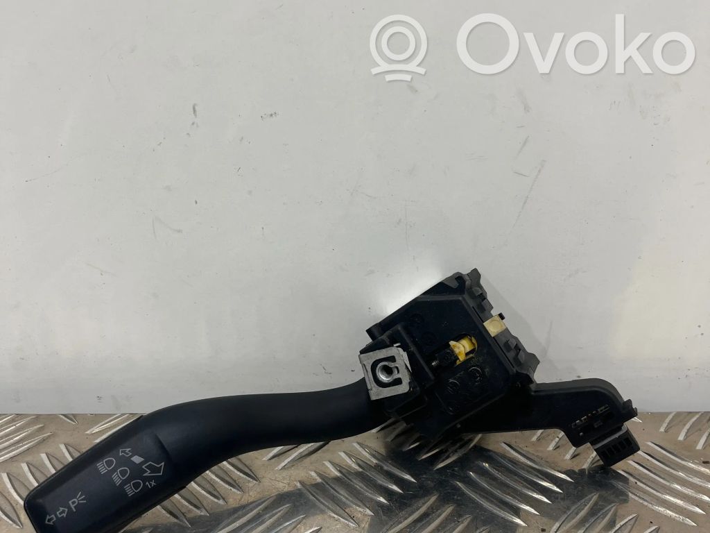 Audi A3 S3 8P Indicator stalk 