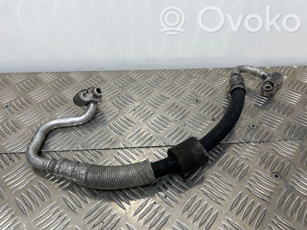 Audi A3 S3 A3 Sportback 8P Ilmastointilaitteen putki (A/C) 