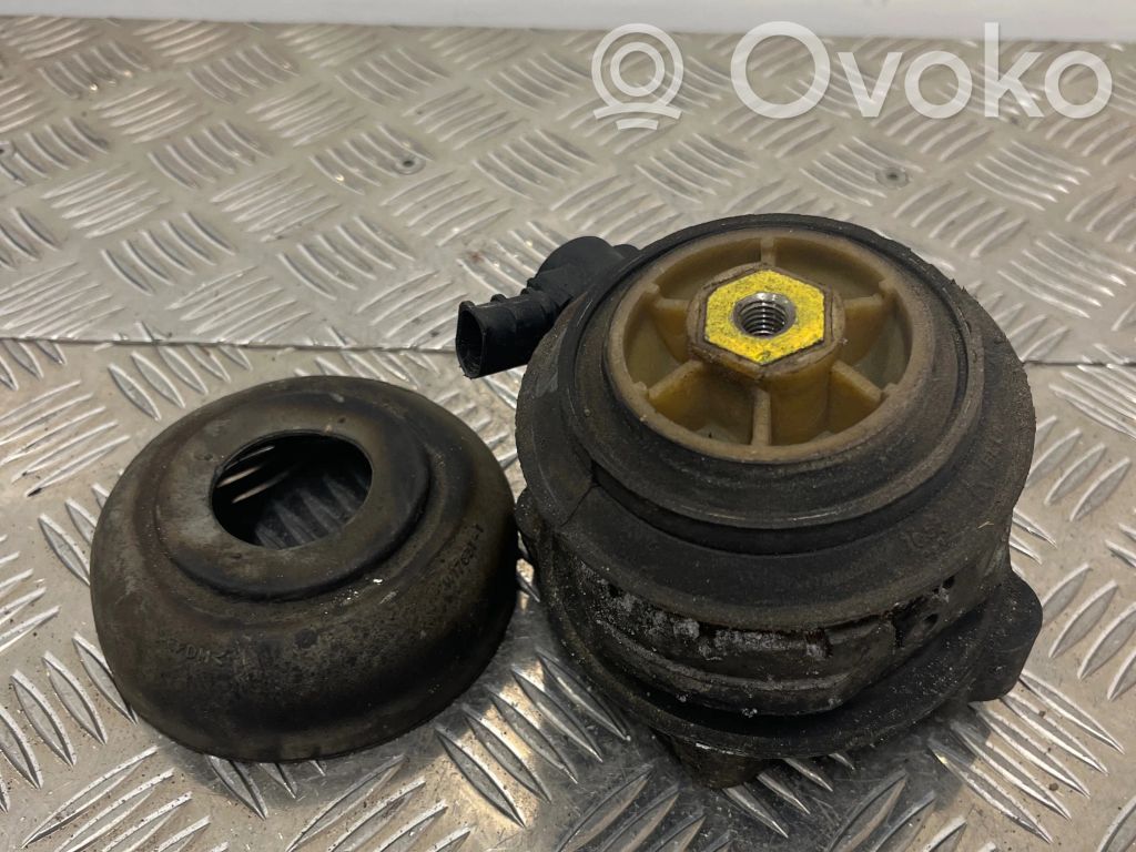 Engine mount bracket   4E0199381,4765359