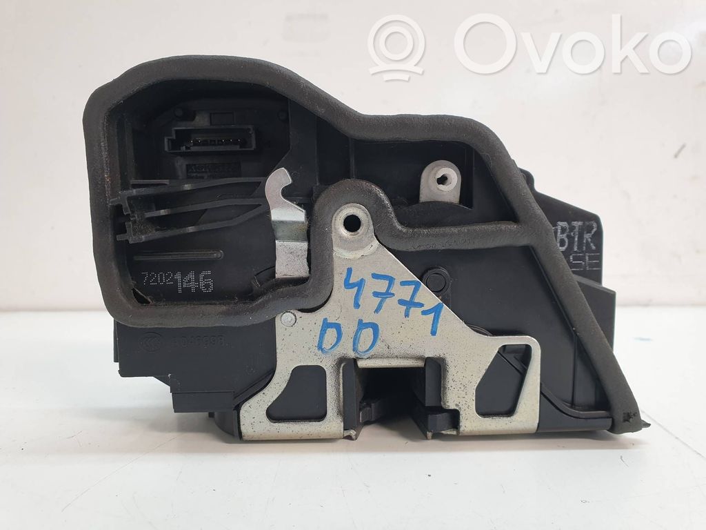 Priekšpusē slēdzene   7202146,SERIE3E92