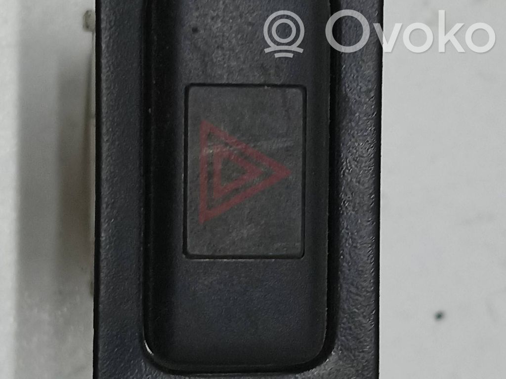 Hazard light switch   B89CS789