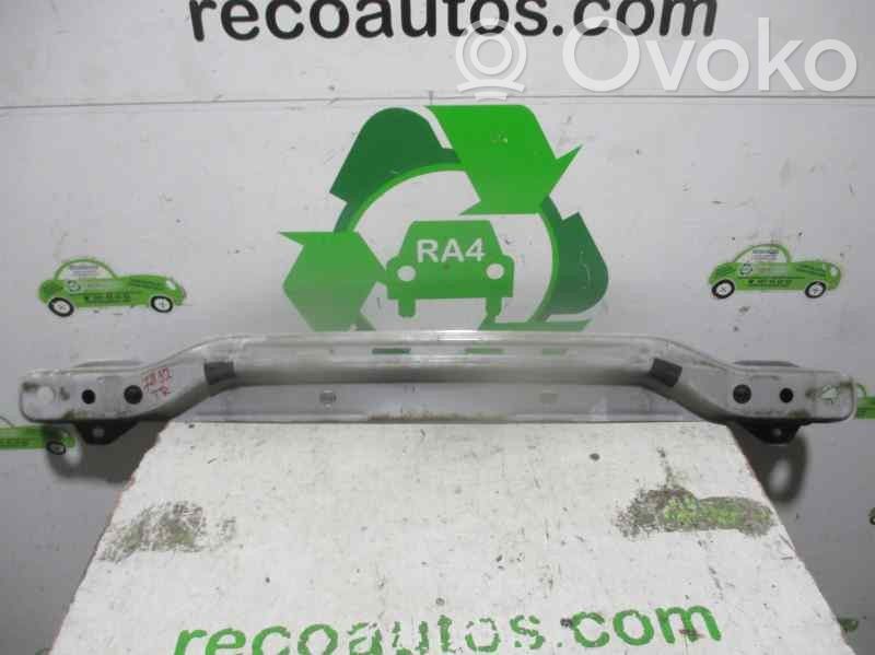 Peugeot 107 Soporte del parachoques delantero 