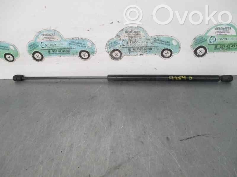 Citroen Xsara Takaluukun tuen kaasujousi 