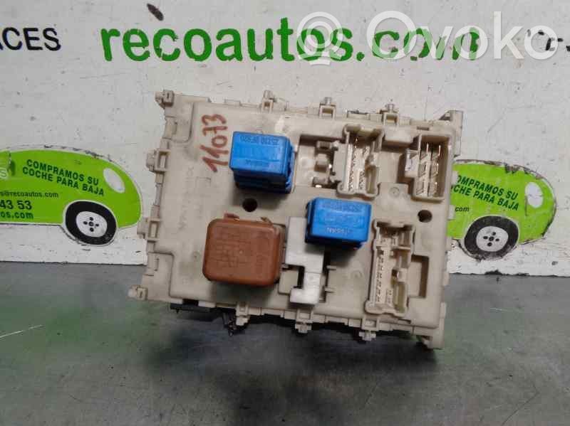Nissan Almera N16 Boîte à fusibles 