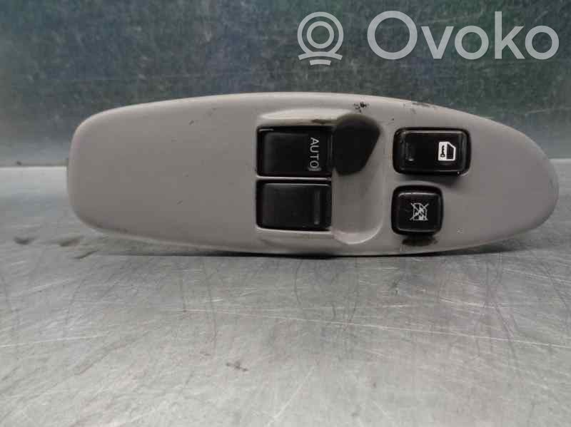 Nissan Almera N16 Interruptor del elevalunas eléctrico