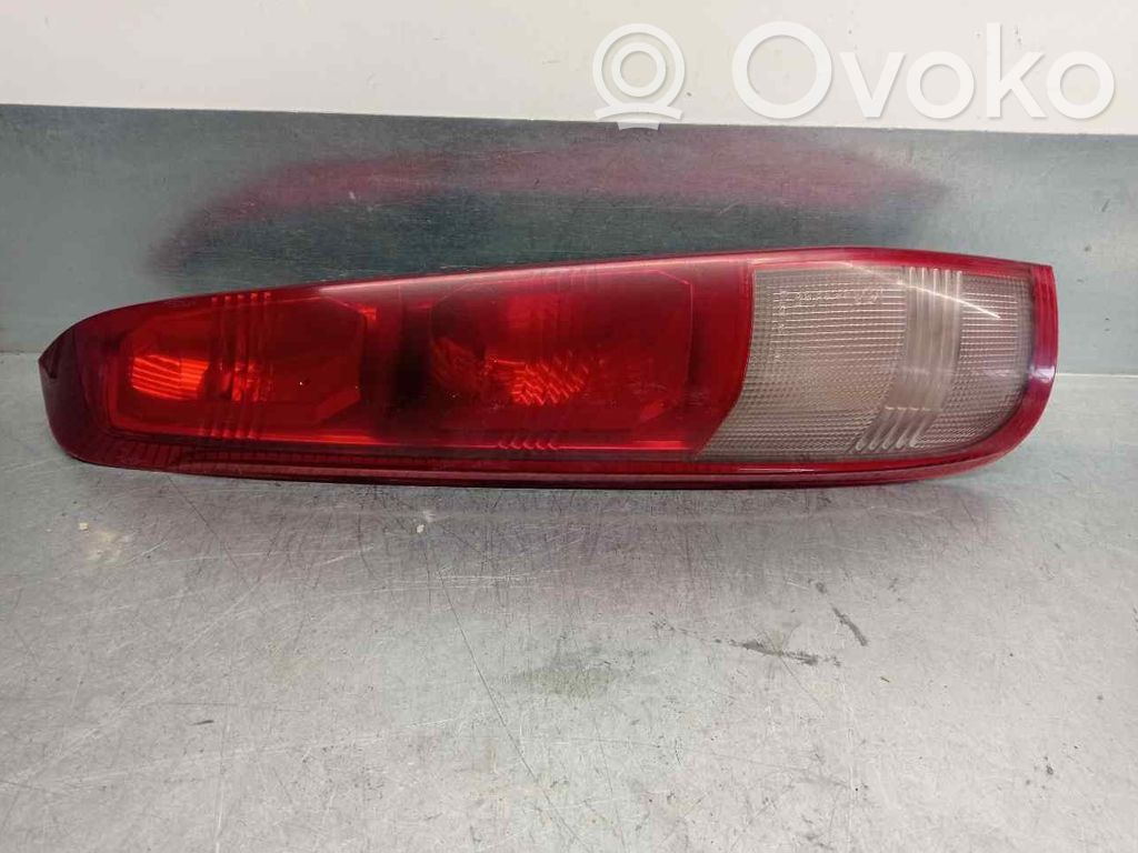 Nissan X-Trail T30 Rear/tail lights 