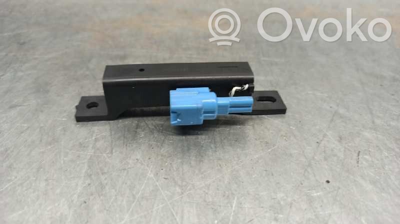 Nissan Micra C+C Radioantenne 