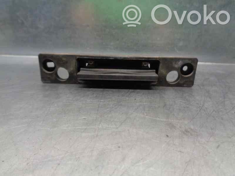 KIA Carnival Manecilla externa puerta trasera