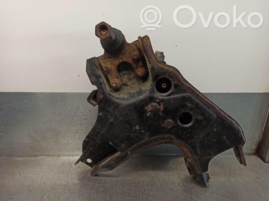 Nissan Terrano Querlenker vorne 