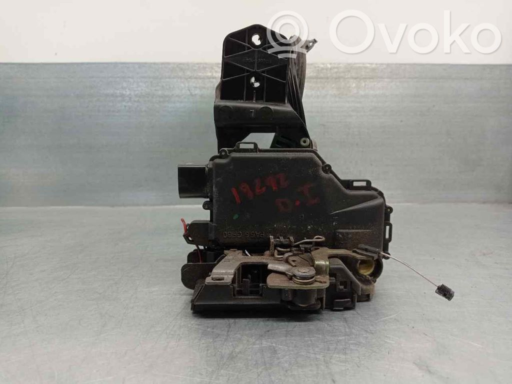Volkswagen Passat Alltrack Zamek drzwi przednich