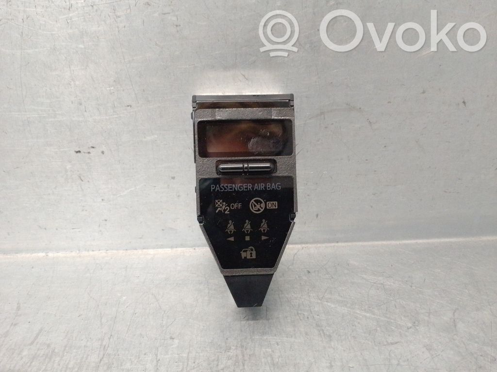 Toyota Auris E180 Head up displejs 