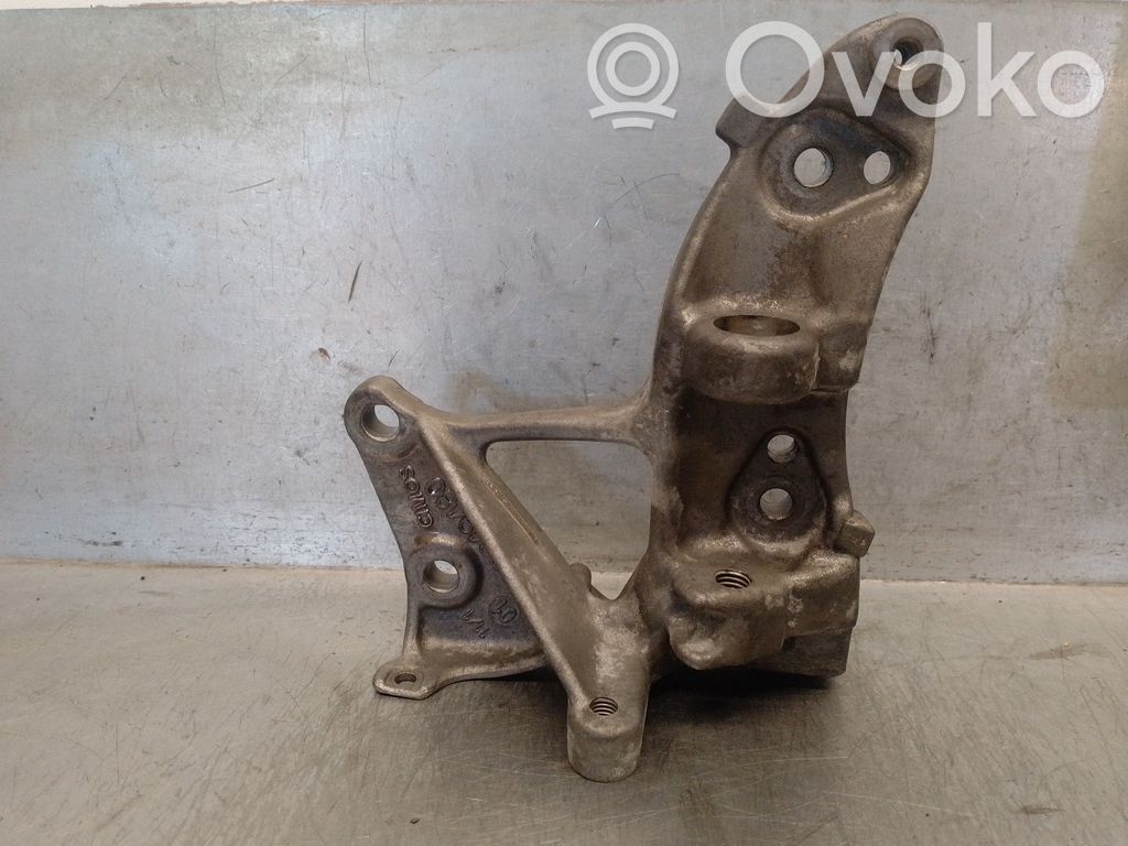 Peugeot 407 Soporte del alternador