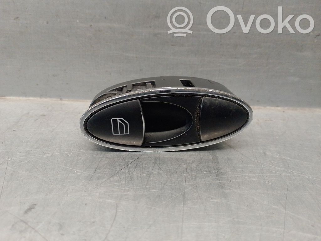 Mercedes-Benz CLS AMG C219 Electric window control switch
