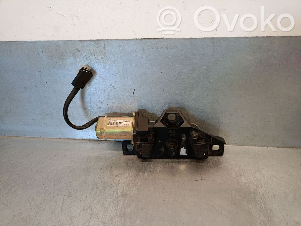 BMW 7 E65 E66 Spynos varikliukas galinio dangčio 
