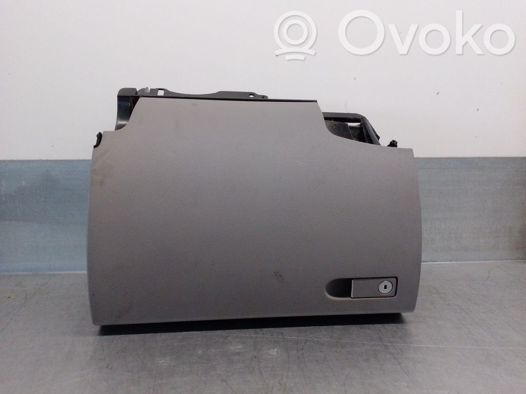 Mercedes-Benz C W203 Handschuhfach 
