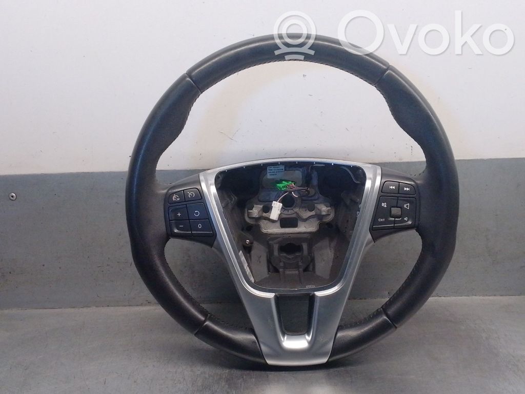 Volvo V40 Руль
