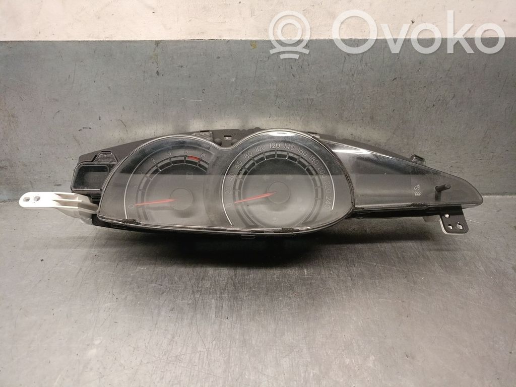Toyota Verso Spidometrs (instrumentu panelī)