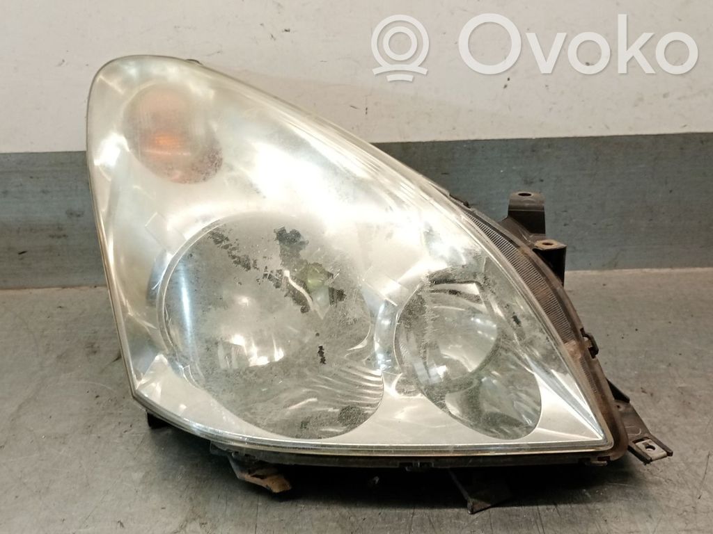 Toyota Corolla Verso AR10 Phare frontale 