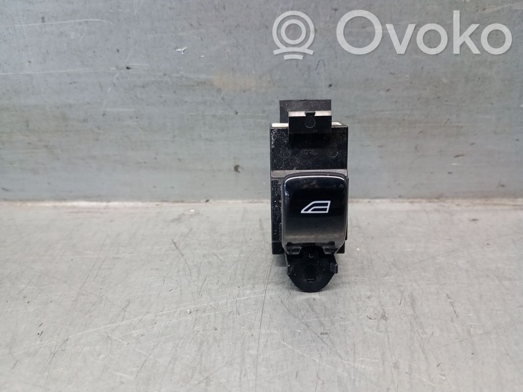 Volvo V90 Cross Country Przyciski szyb