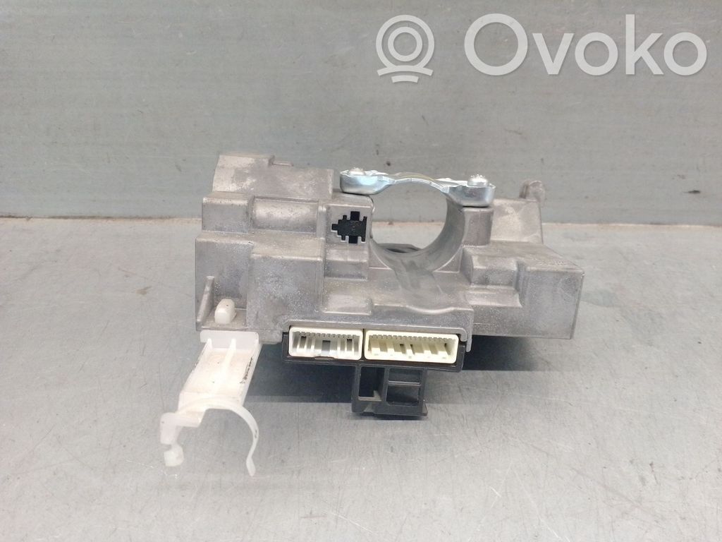 Mazda 2 Anti-theft wheel nuts and lock