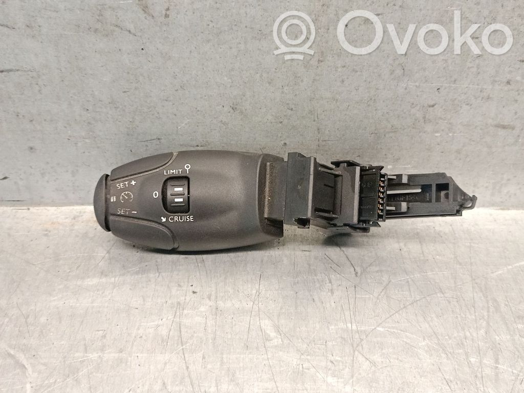 Opel Vivaro Tasten Schalter Multifunktionslenkrad 