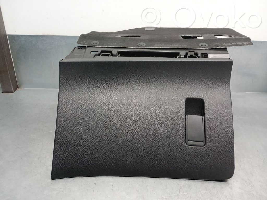 Peugeot 2008 II Boite à gants