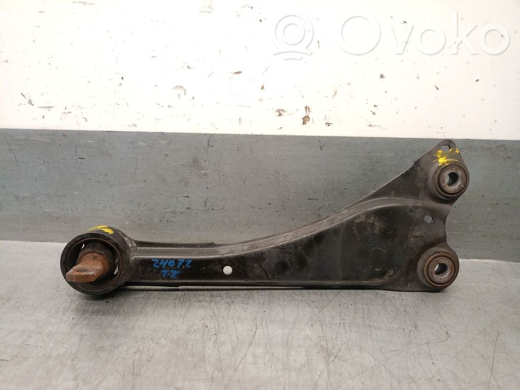Toyota Avensis T270 Querlenker hinten
