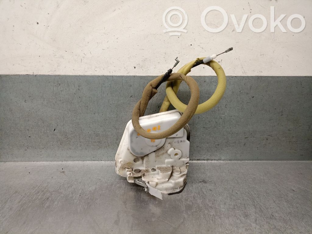 Mazda 2 Cerradura de puerta trasera