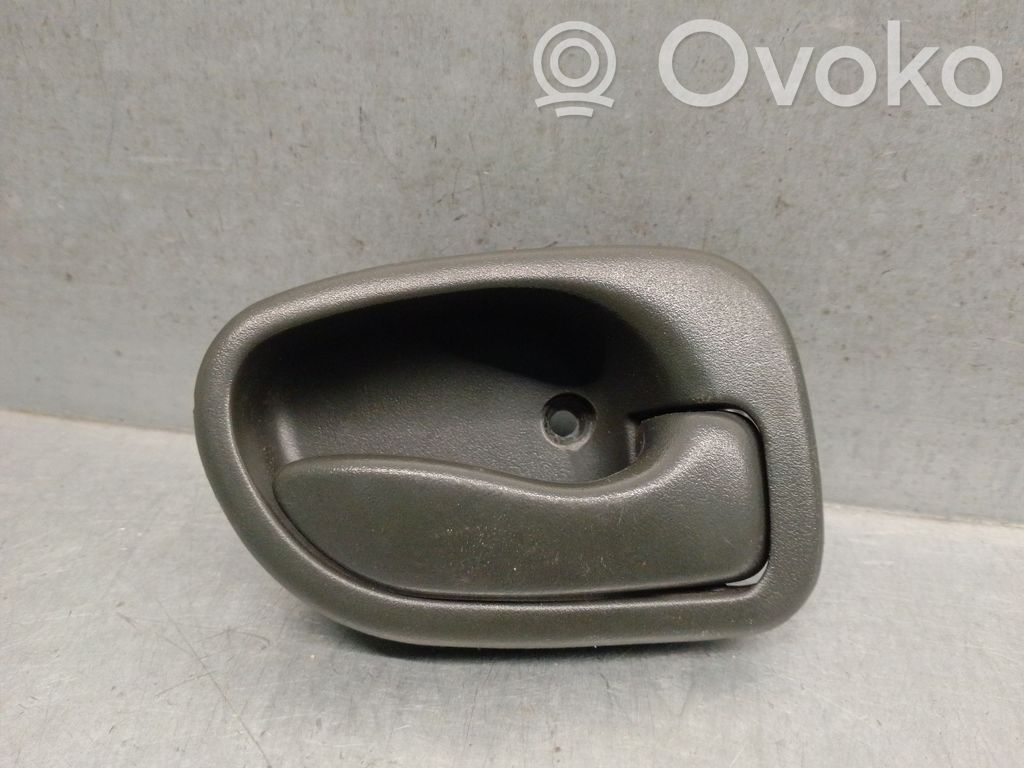 Hyundai Accent Manecilla interna puerta trasera