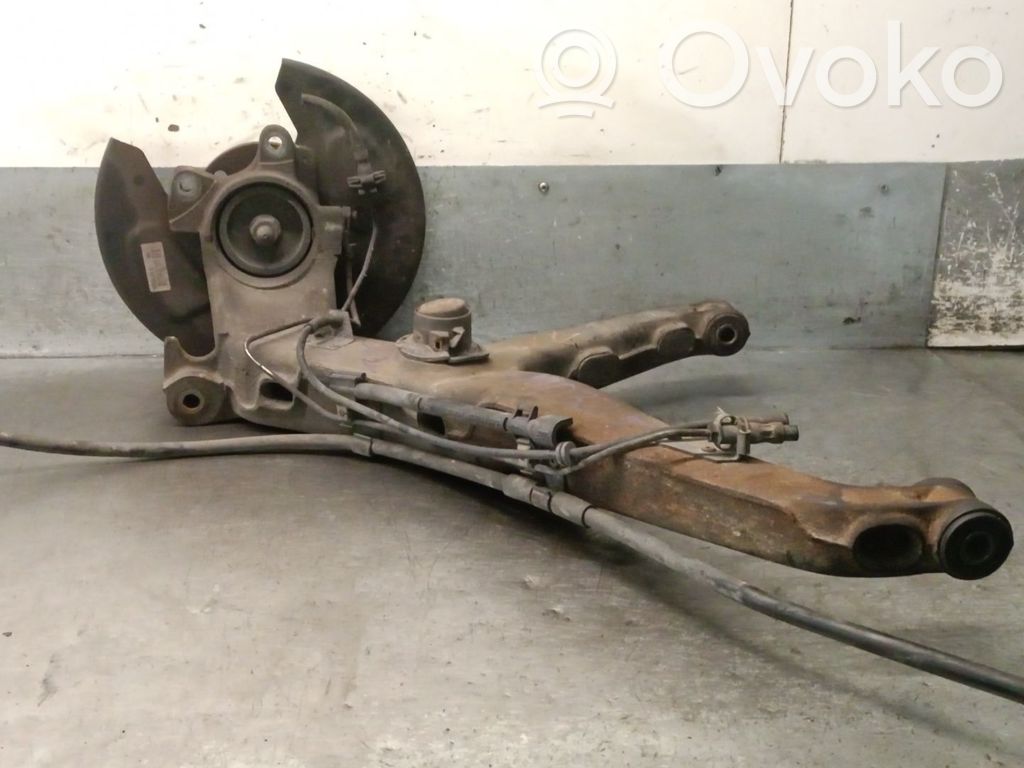 Volkswagen Sharan Aizmugurē riteņa rumbas vārpstas šarnīrs (stupica, capfa)