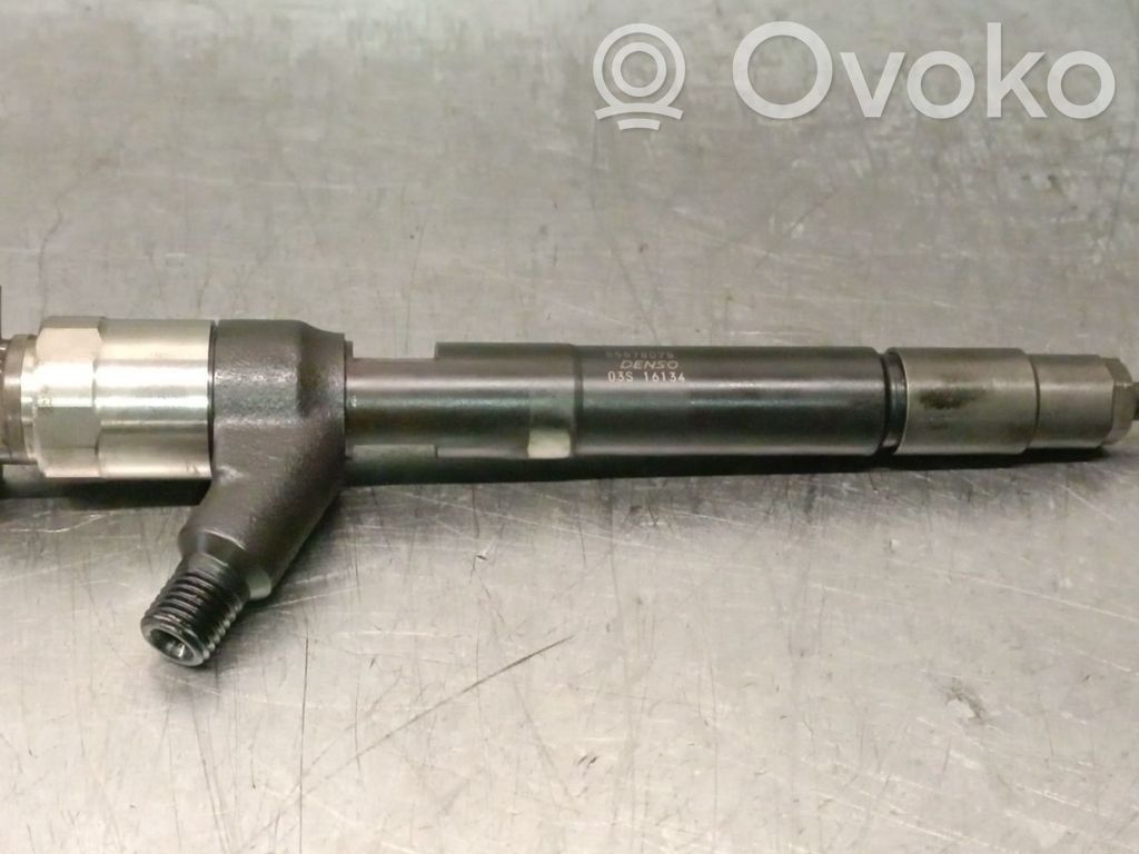 Opel Astra J Injector combustibil 