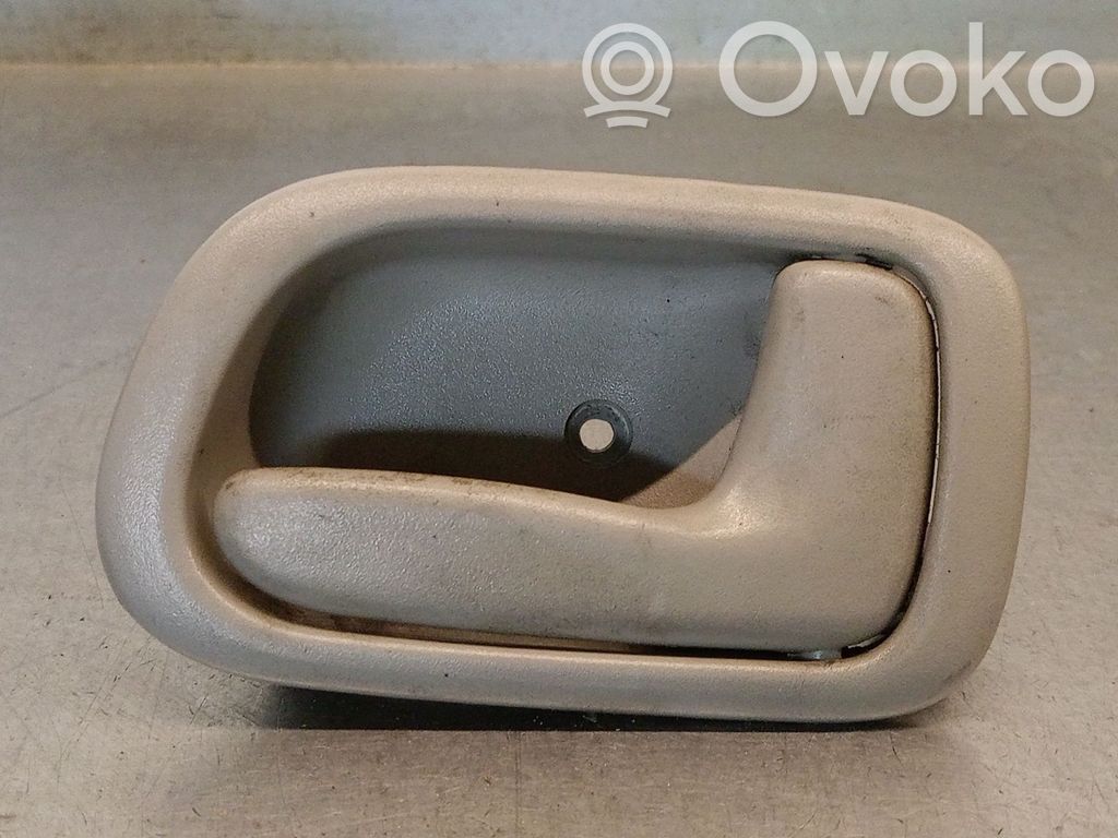 Toyota Corolla Verso E110 Poignée intérieure de porte arrière 
