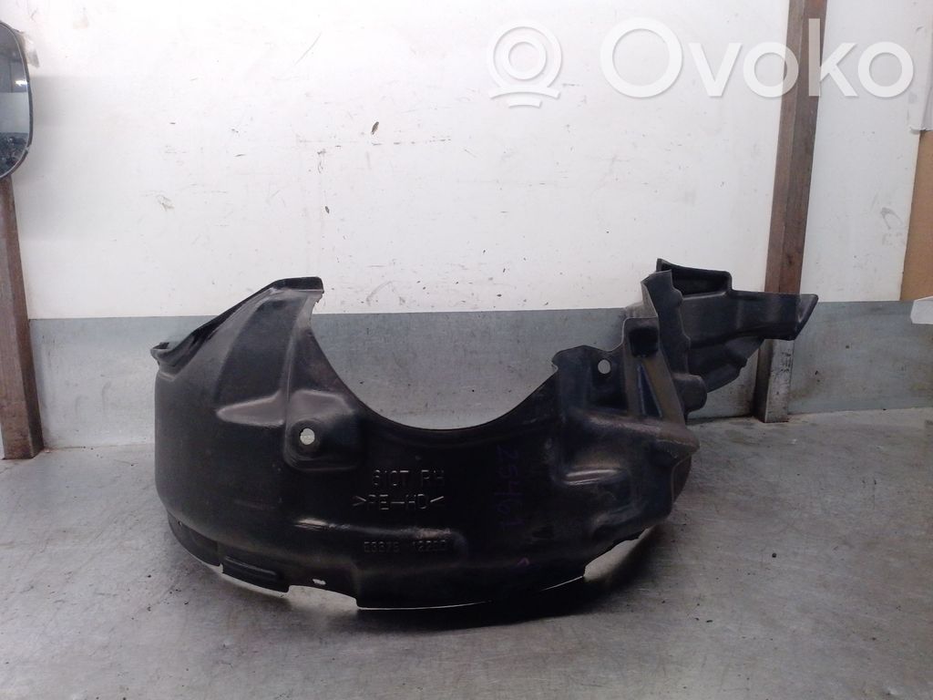 Toyota Corolla Verso E110 Pare-boue passage de roue avant