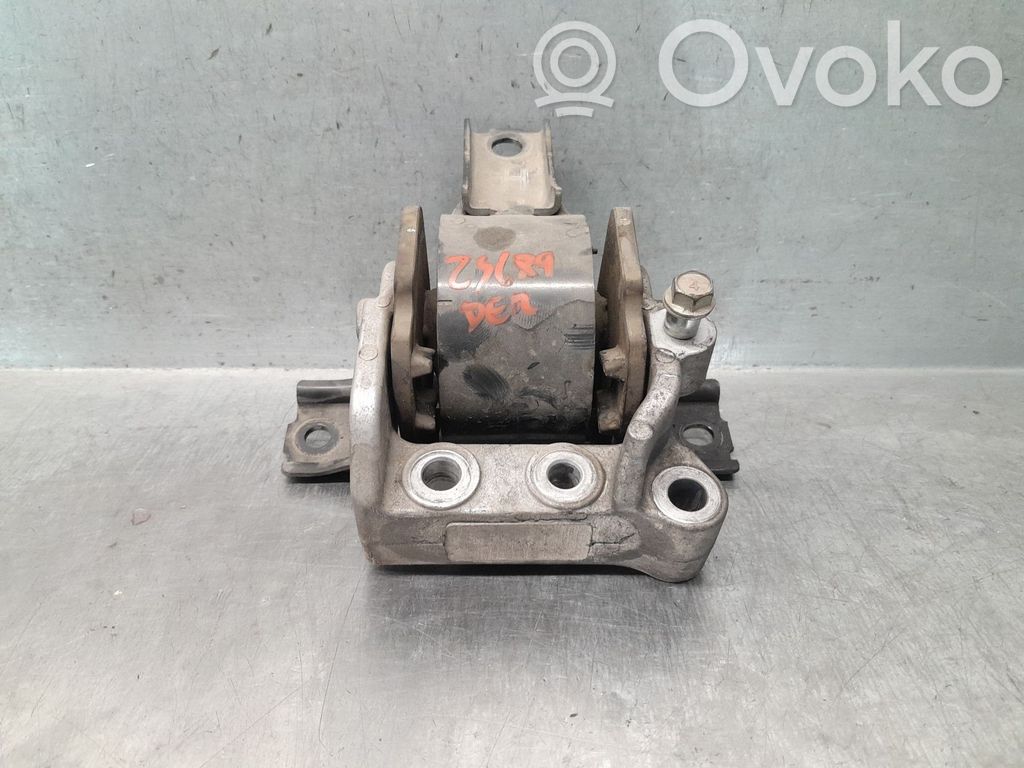 Mitsubishi Outlander Engine mount bracket 
