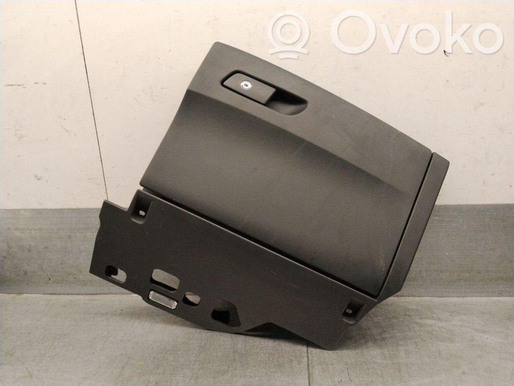 Audi A5 Handschuhfach 